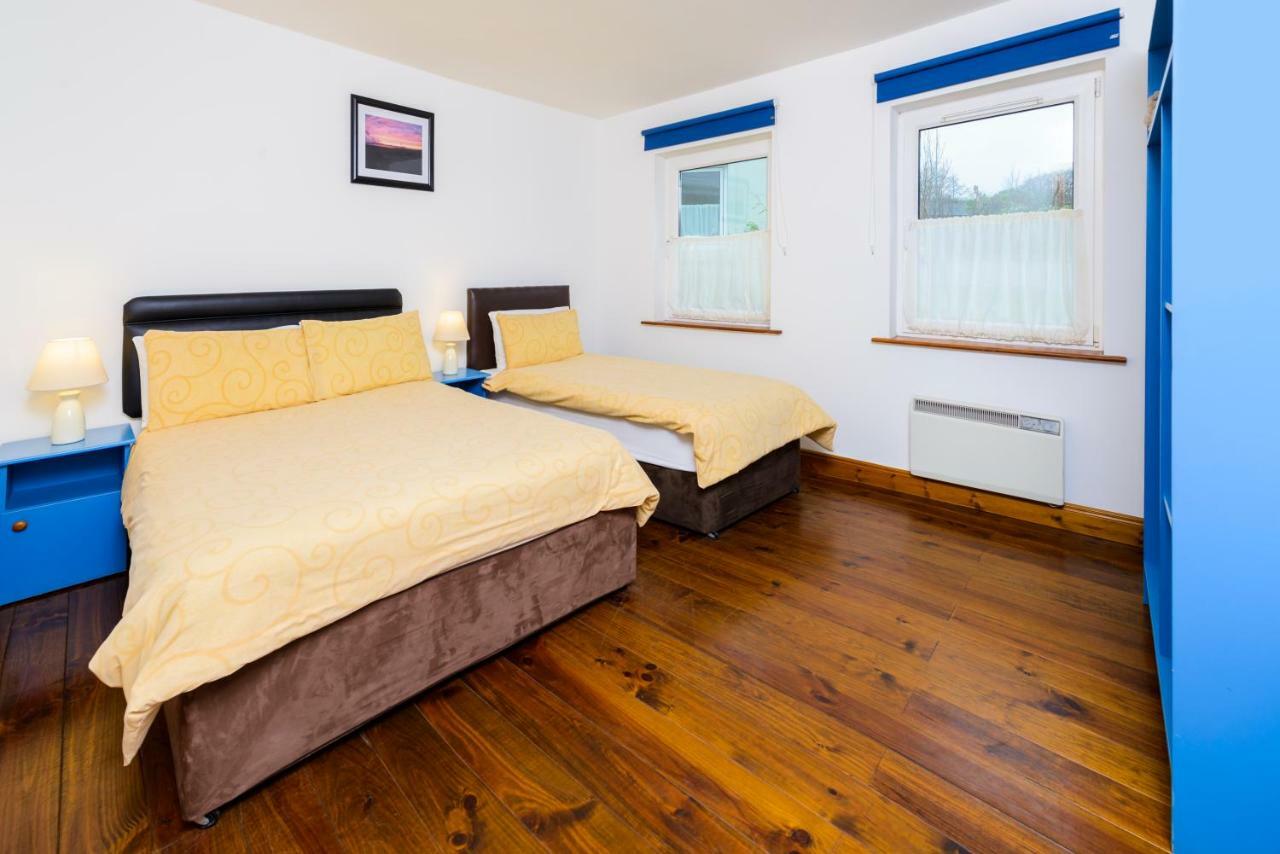 Dingle Centre Townhouse An Capall Dubh Dingle Esterno foto
