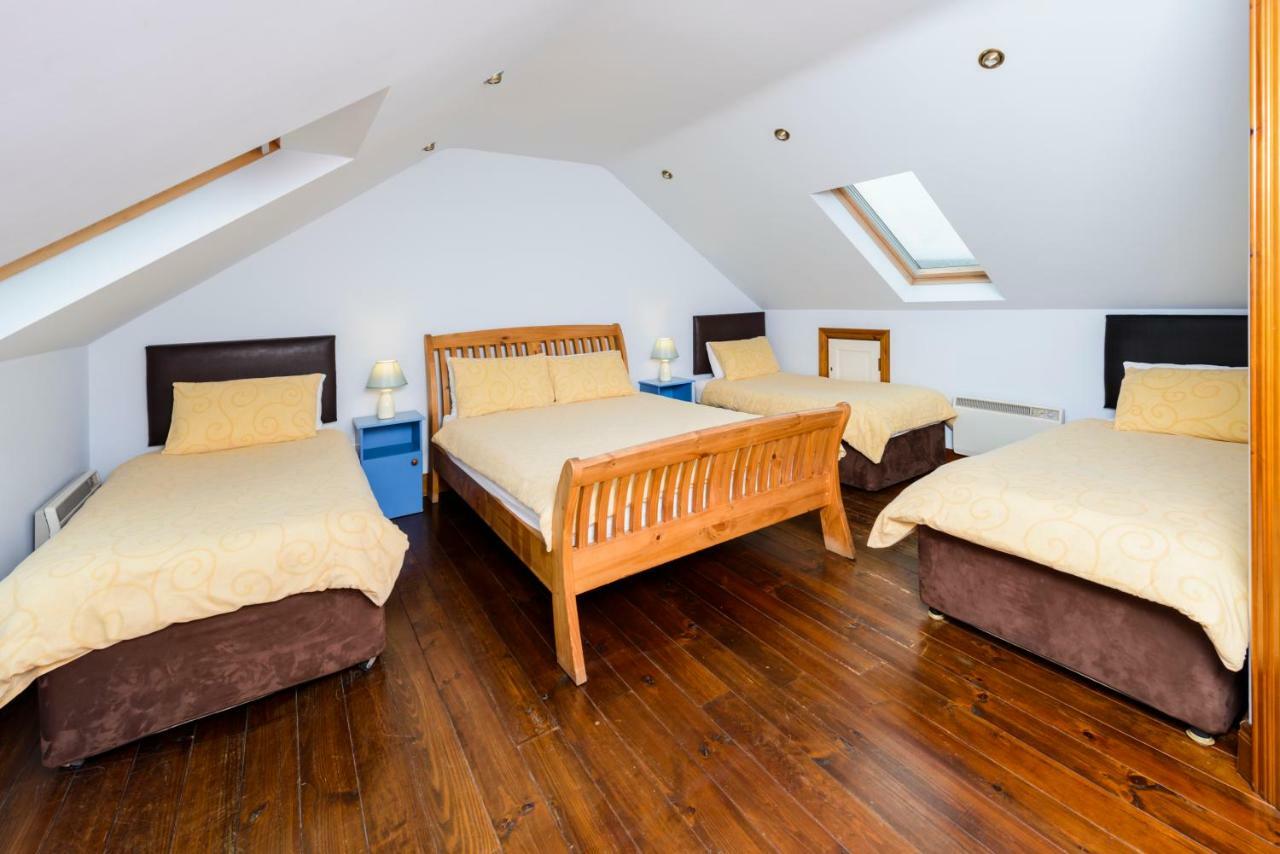 Dingle Centre Townhouse An Capall Dubh Dingle Esterno foto