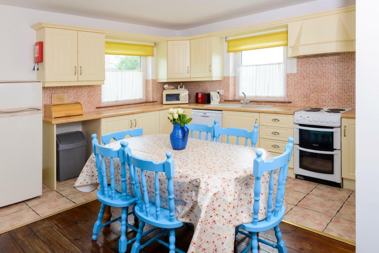 Dingle Centre Townhouse An Capall Dubh Dingle Esterno foto