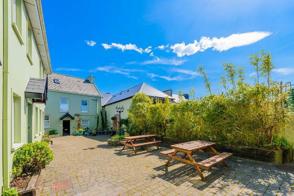 Dingle Centre Townhouse An Capall Dubh Dingle Esterno foto
