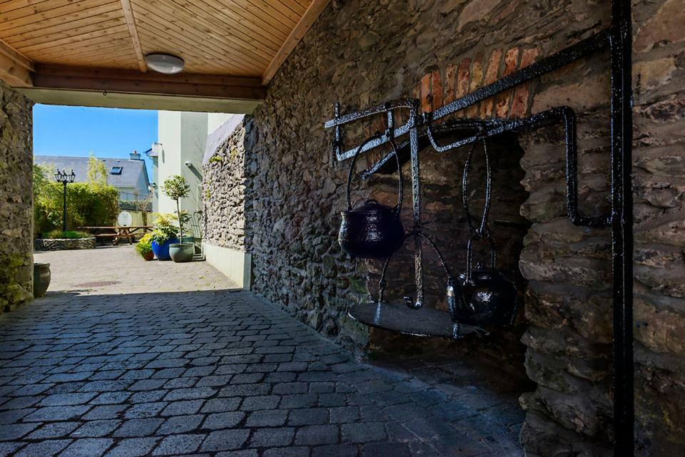 Dingle Centre Townhouse An Capall Dubh Dingle Esterno foto